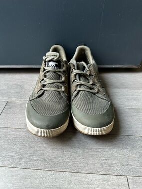 Sorel Out N About III Low Waterproof Sneaker Womens 8.5 Olive Green Sneaker